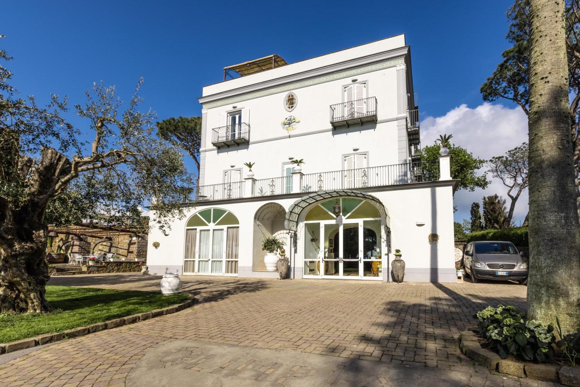 Hotel Oasi Olimpia Relais SantʼAgata sui Due Golfi Zewnętrze zdjęcie
