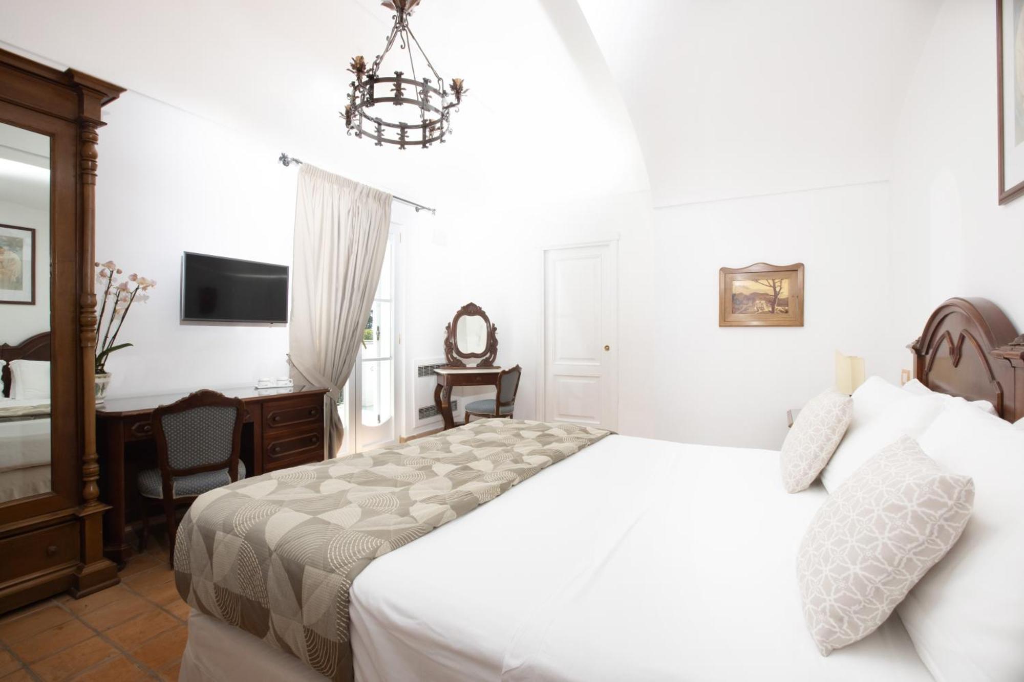 Hotel Oasi Olimpia Relais SantʼAgata sui Due Golfi Zewnętrze zdjęcie